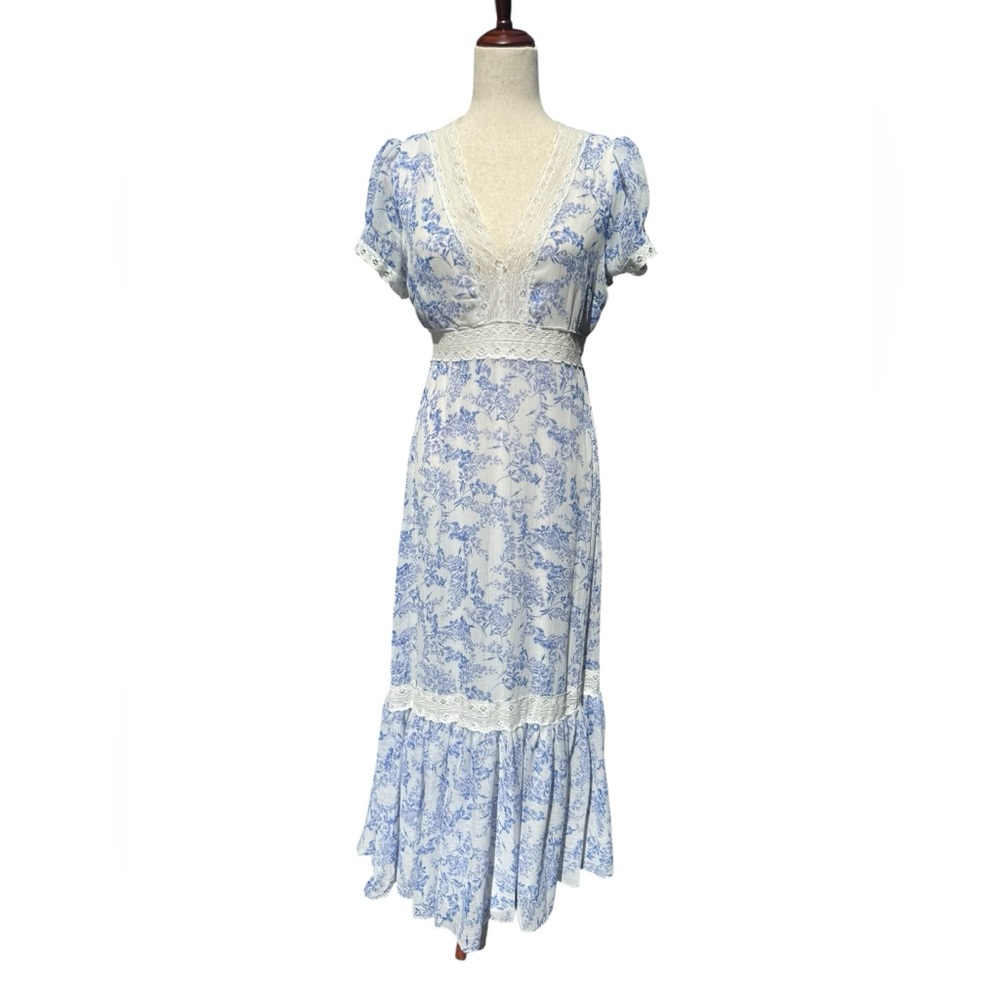 Women's Taylor Tiered V-Neck Fit & Flare Lace Detail Maxi Dress, NWT size 6